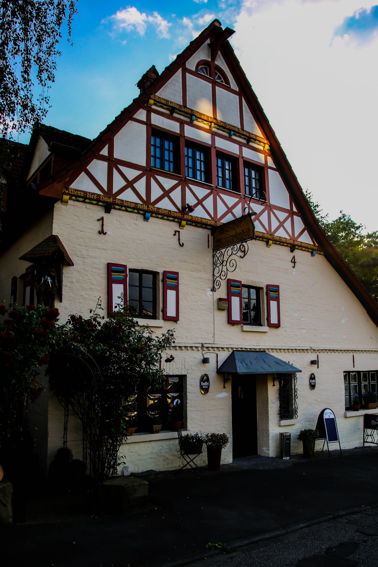 Stimmungsbild eines gedeckten Restauranttischs